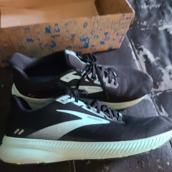 Brooks launch shoes - Picture 3 of 4